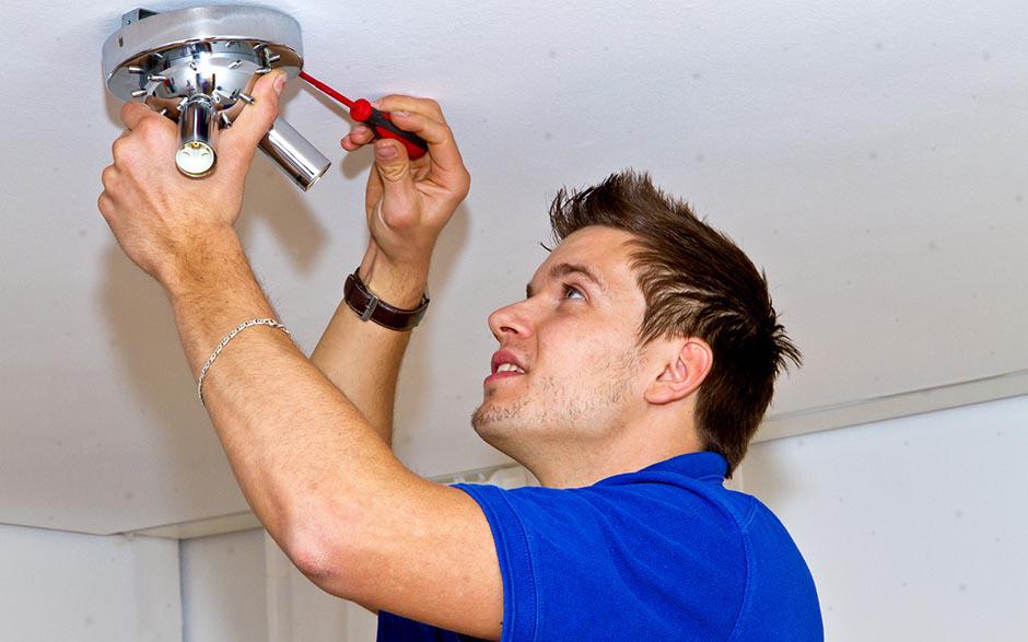 recherche travail électricien bâtiment Lardy